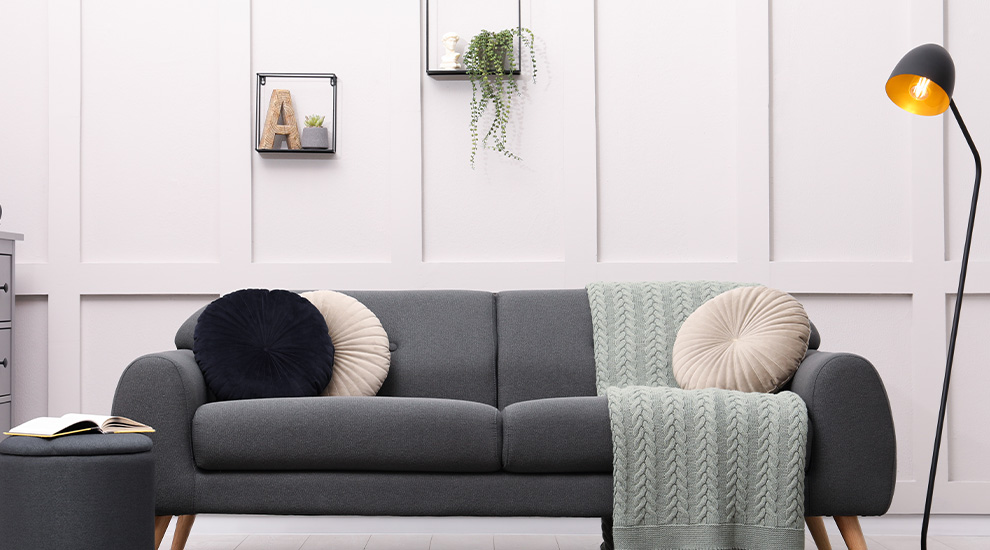 Designing a newlyweds house with a gold & white concept